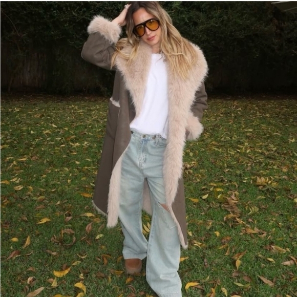 Zara Reversible Faux Fur Double Faced Coat - Picture 4 of 14